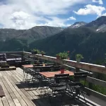 Bed & Breakfast Alp Es-cha Dadour